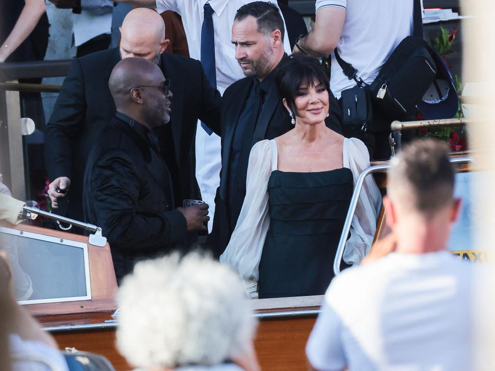 „Sunt groaznici”. Charlize Theron îi atacă pe Jeff Bezos și Lauren Sanchez după extravaganta nuntă de 50 de milioane de dolari 984964