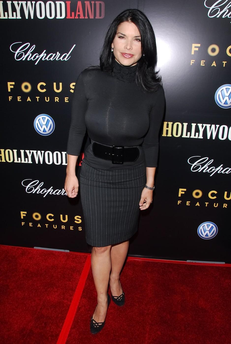 Lauren Sanchez arăta complet diferit înainte de a-l întâlni pe Jeff Bozos. Cum s-a transformat de-a lungul timpului 985543