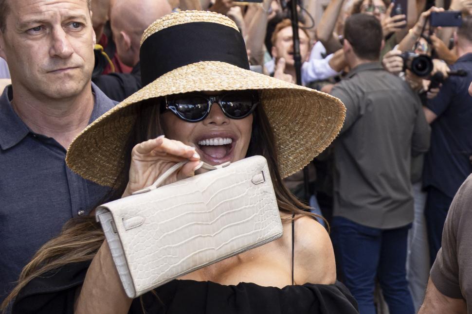 Lauren Sanchez arăta complet diferit înainte de a-l întâlni pe Jeff Bozos. Cum s-a transformat de-a lungul timpului 985572