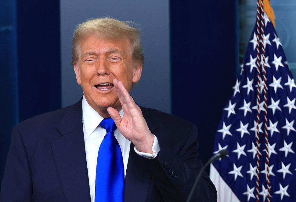 Trump şi-a lansat un nou parfum inspirat din victoria sa electorală. Cum arată sortimentul pentru bărbaţi, dar şi cel pentru femei 985440