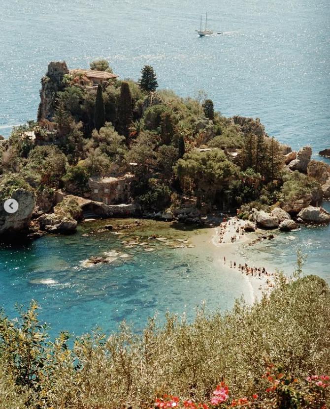 Jeff Bezos şi Lauren Sanchez îşi petrec luna de miere tot în Italia. Cum arată hotelul în care sunt cazați VIDEO 985835