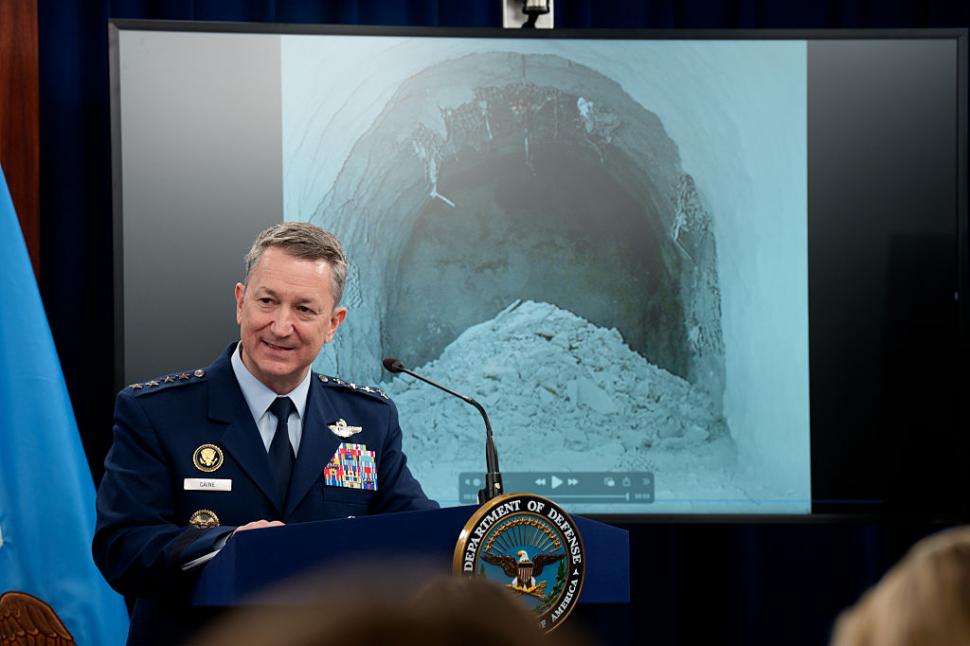 Şeful diplomaţiei iraniene, despre bombardamentul american de la Fordo: A "afectat serios" instalaţia nucleară 985760