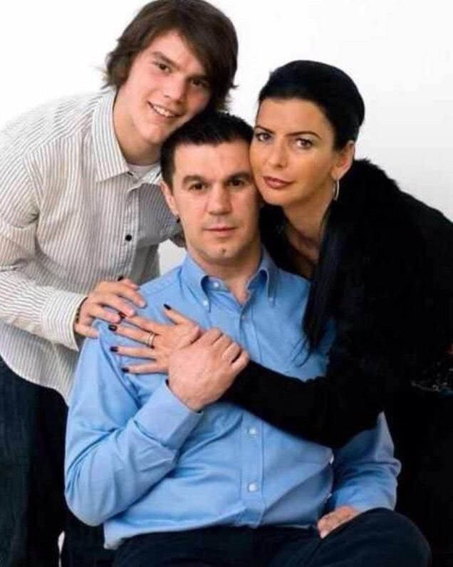 Sicriul cu trupul neînsufleţit al lui Mihai Leu va fi dus miercuri la Hunedoara. Înmormântarea va avea loc vineri 985789