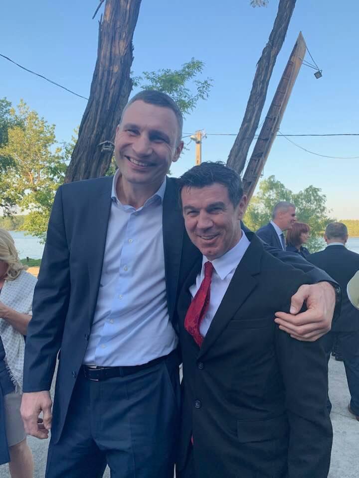 Sicriul cu trupul neînsufleţit al lui Mihai Leu va fi dus miercuri la Hunedoara. Înmormântarea va avea loc vineri 985797