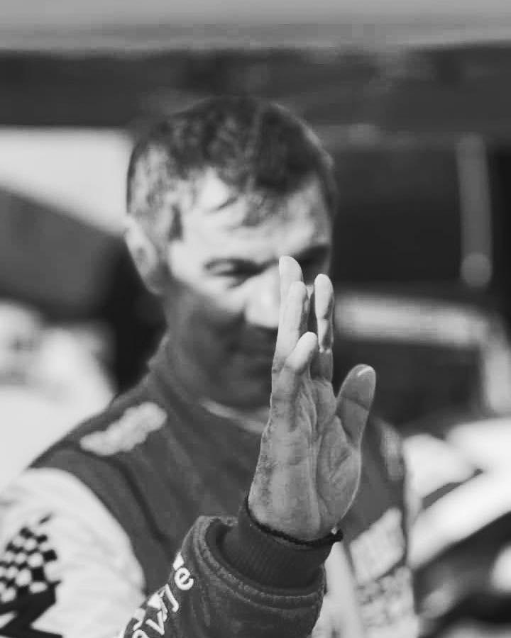 Sicriul cu trupul neînsufleţit al lui Mihai Leu va fi dus miercuri la Hunedoara. Înmormântarea va avea loc vineri 985803