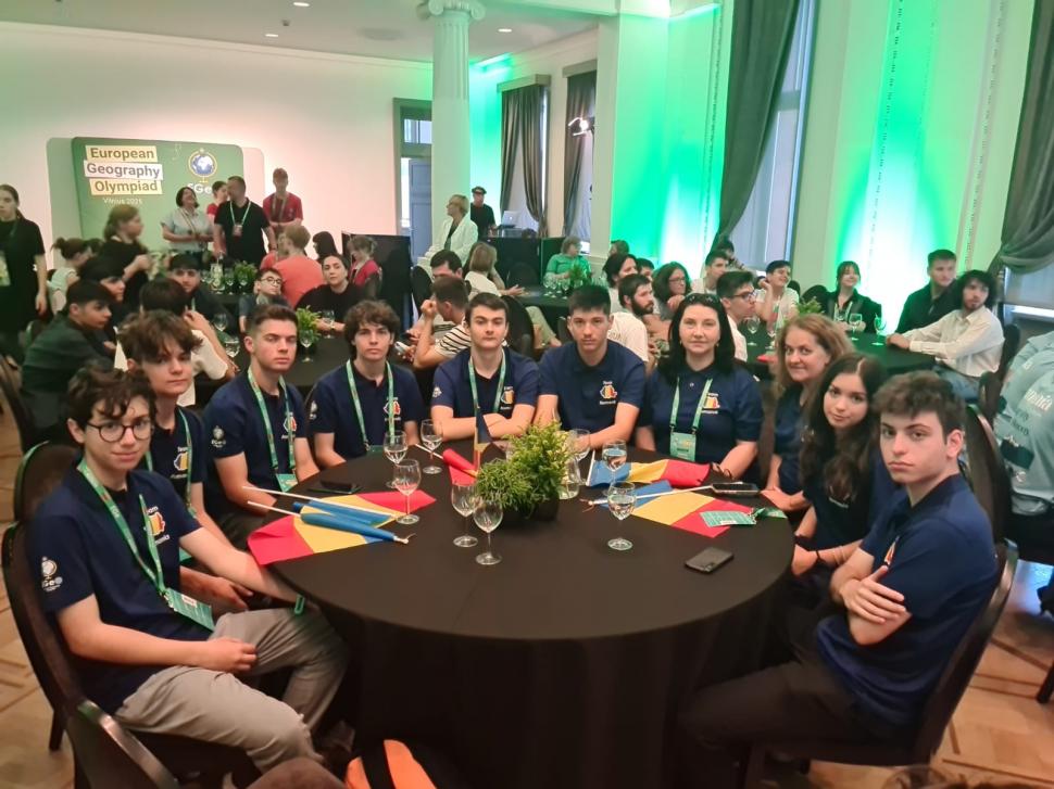 Elevii din România au obţinut cinci medalii la Olimpiada Europeană de Geografie de la Vilnius. Cine sunt câștigătorii 986460