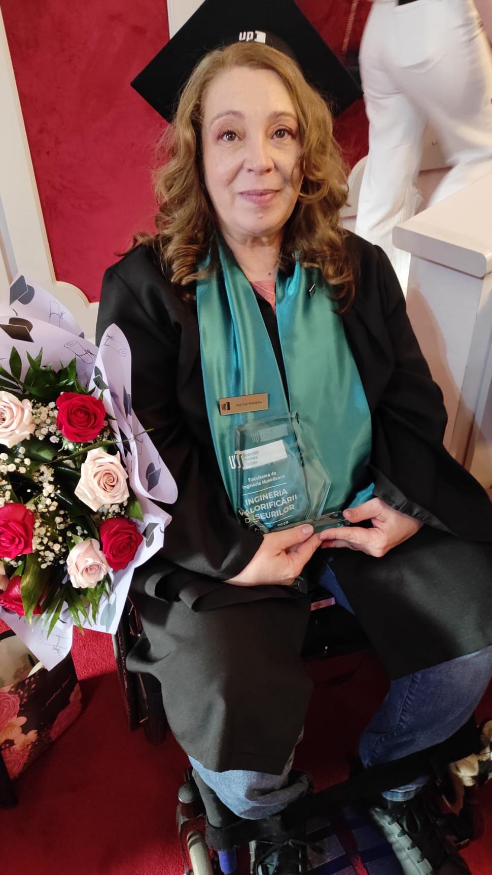 De la o viață frântă la șefă de promoție: „Nu sunt o victimă. Sunt o învingătoare” 985618