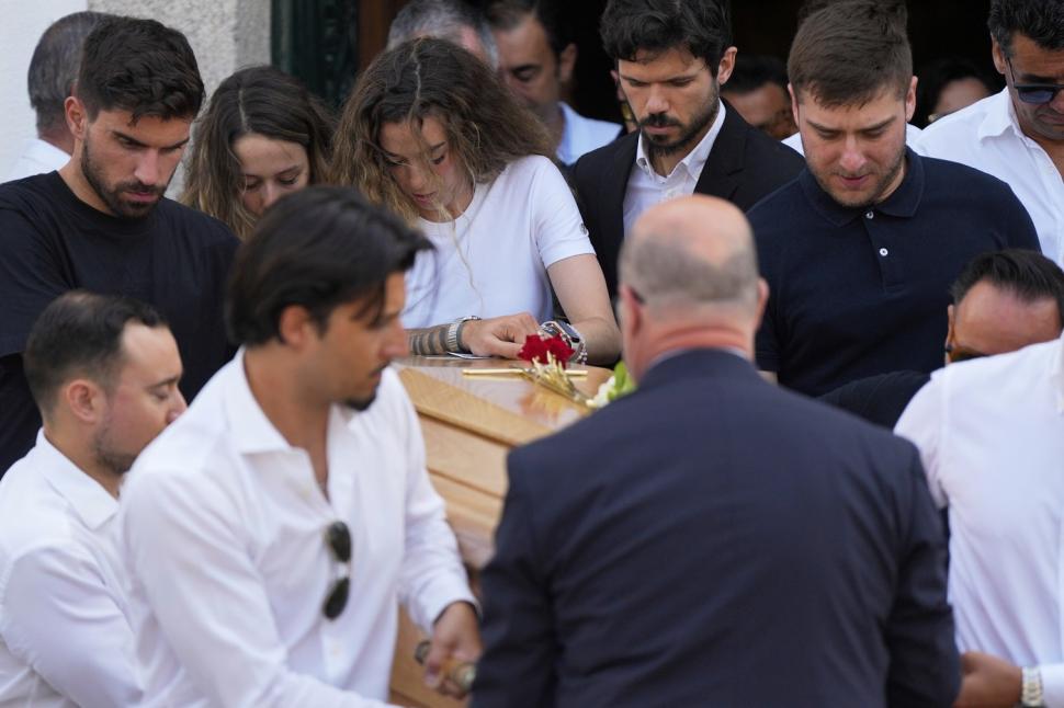 Diogo Jota şi fratele său, Andre Silva, au fost înmormântaţi. „Solidaritatea în dragoste e întotdeauna mai puternică decât moartea” 986722