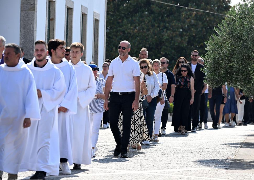 Diogo Jota şi fratele său, Andre Silva, au fost înmormântaţi. „Solidaritatea în dragoste e întotdeauna mai puternică decât moartea” 986725