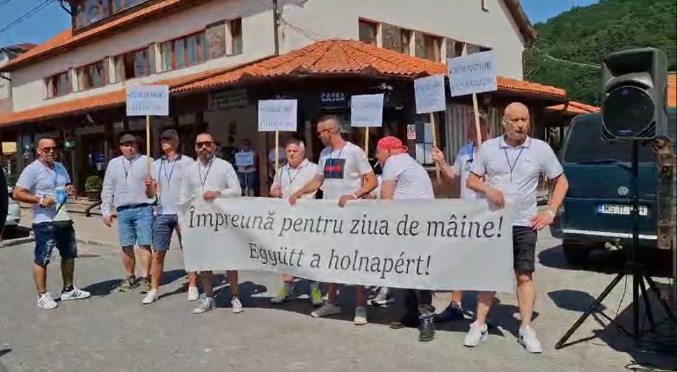 Sute de oameni au protestat la Praid: „Pentru noi, mina este centrul lumii” 986704