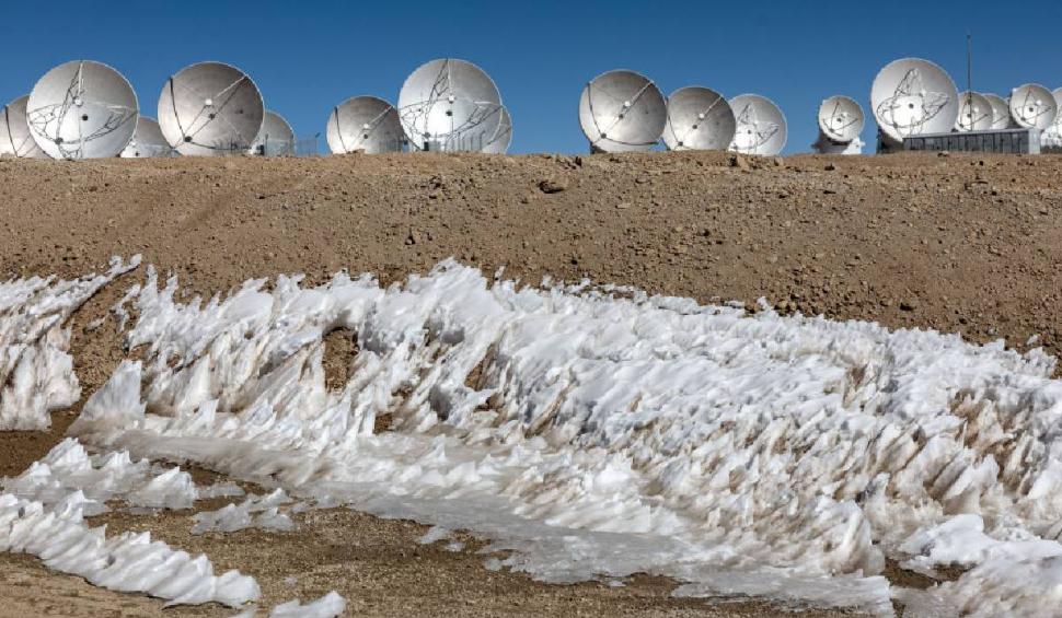 Ninge în deșertul Atacama. Și nu oricum: cea mai puternică rețea de radiotelescoape de pe Pământ a intrat „în modul de supraviețuire” 986840