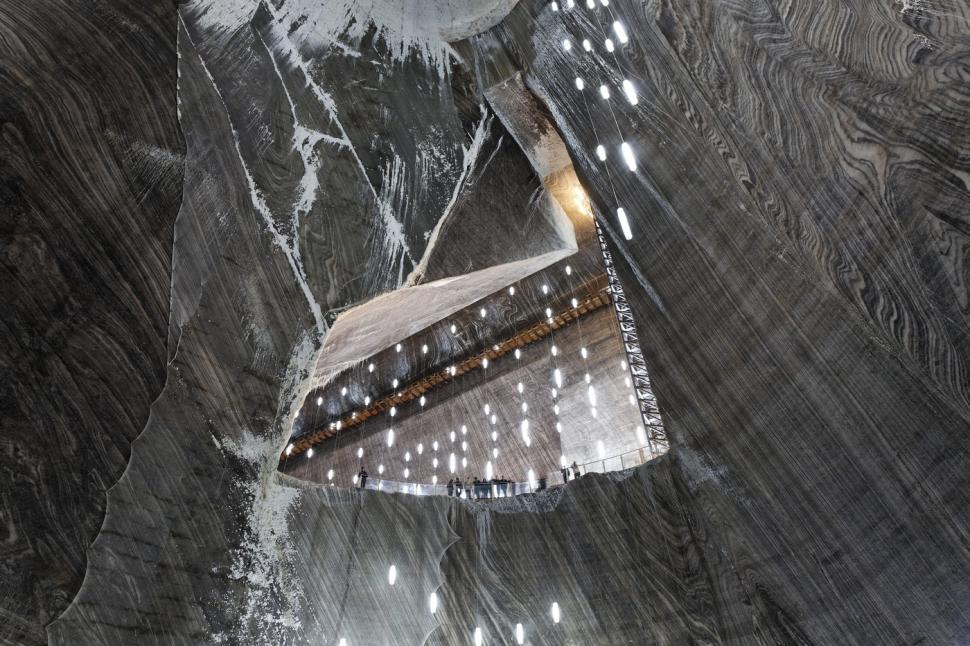 „Orașul de sare” din inima Transilvaniei: Ce se ascunde la 120 de metri sub pământ 986839