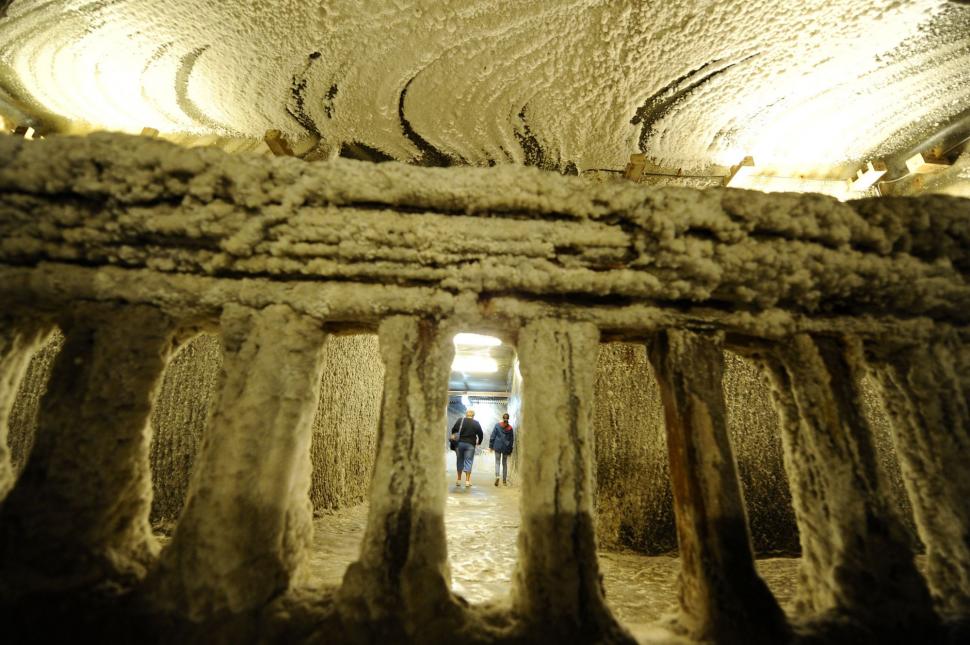 „Orașul de sare” din inima Transilvaniei: Ce se ascunde la 120 de metri sub pământ 986842