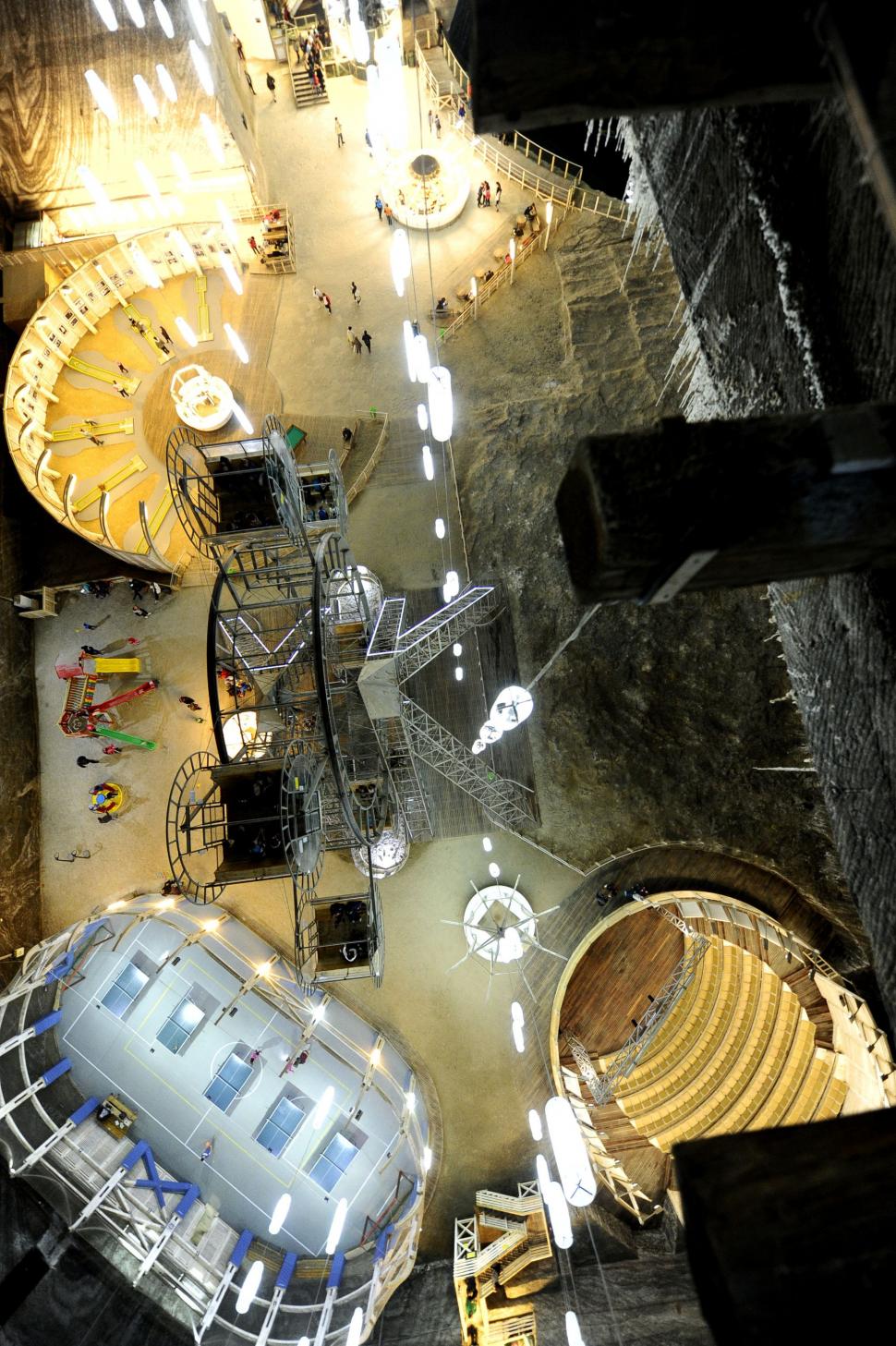 „Orașul de sare” din inima Transilvaniei: Ce se ascunde la 120 de metri sub pământ 986844