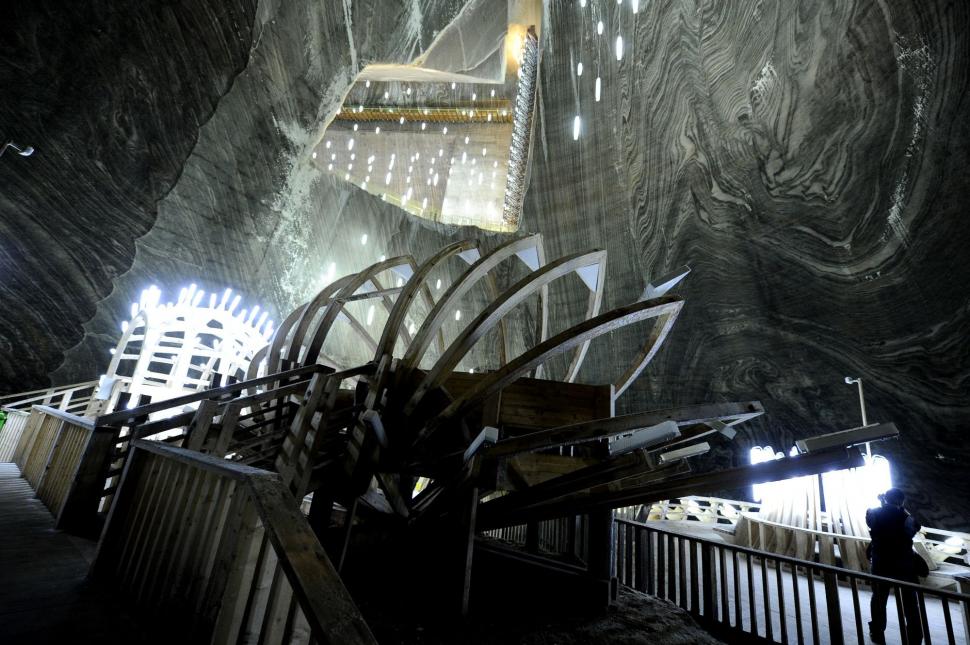 „Orașul de sare” din inima Transilvaniei: Ce se ascunde la 120 de metri sub pământ 986848