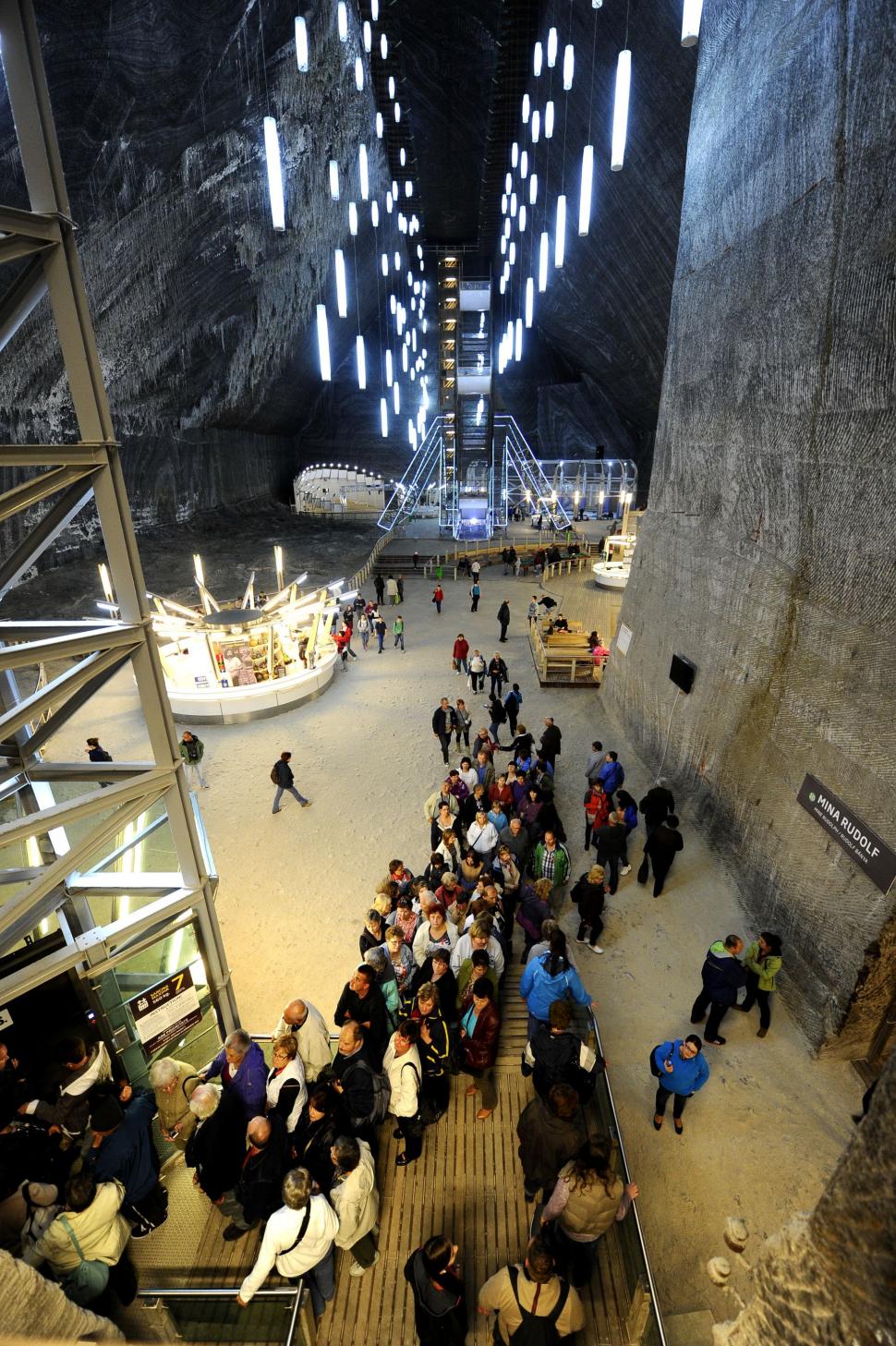 „Orașul de sare” din inima Transilvaniei: Ce se ascunde la 120 de metri sub pământ 986852