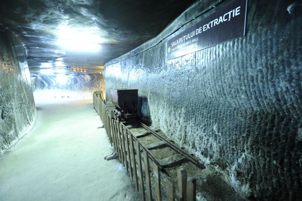 „Orașul de sare” din inima Transilvaniei: Ce se ascunde la 120 de metri sub pământ 986854