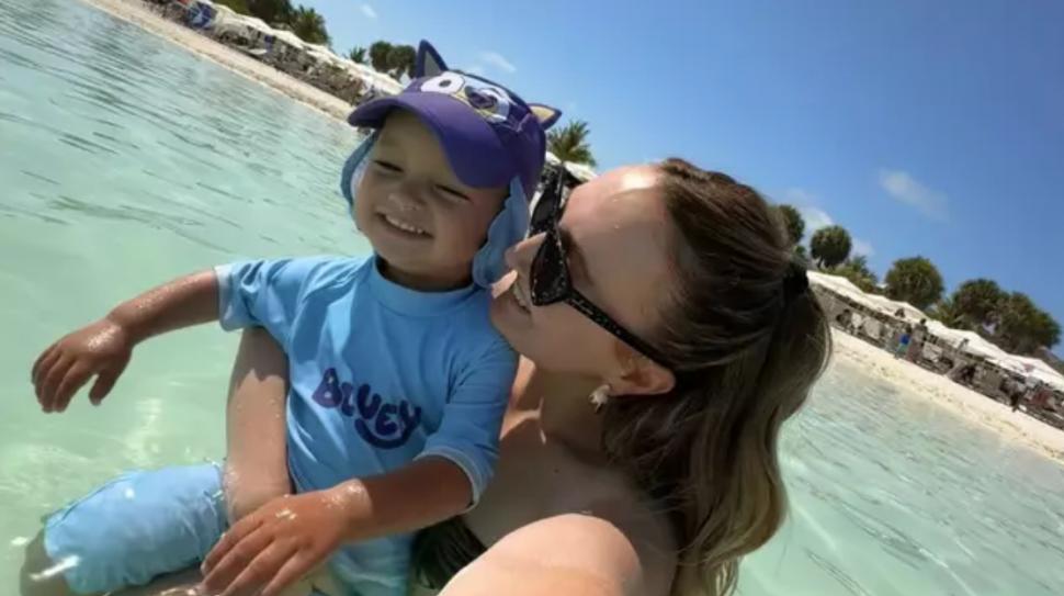 O femeie cu un copil de 2 ani spune cum e să locuiești pe un vas de croazieră, cu totul gratuit. Există, totuși, un dezavantaj 987386