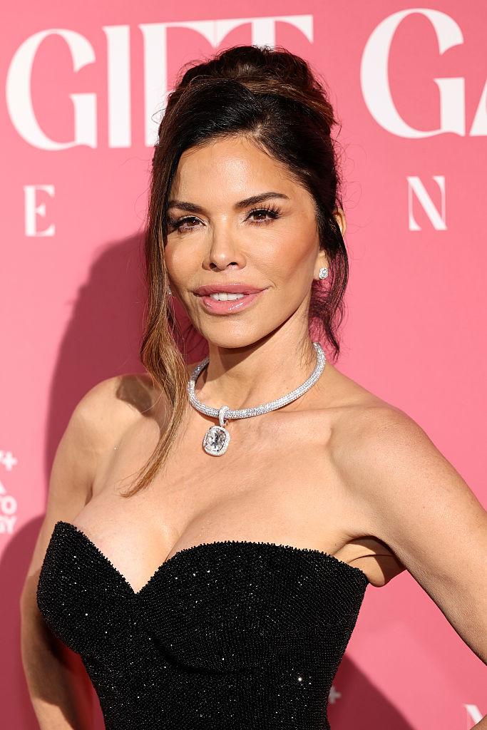 Lauren Sanchez s-a dus la Paris fără Jeff Bezos și s-a întâlnit cu Leonardo DiCaprio. Rochia ei provocatoare a atras toate privirile 987778