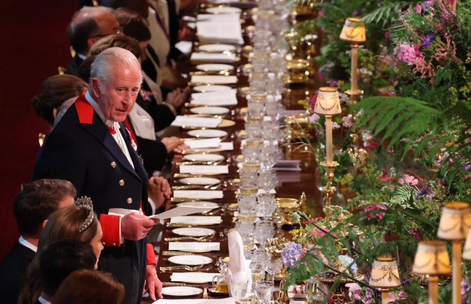 Plimbare cu trăsura, sărutări de mâini, banchet cu ținute strălucitoare. Cum a fost prima zi de vizită a lui Macron în Marea Britanie 987722