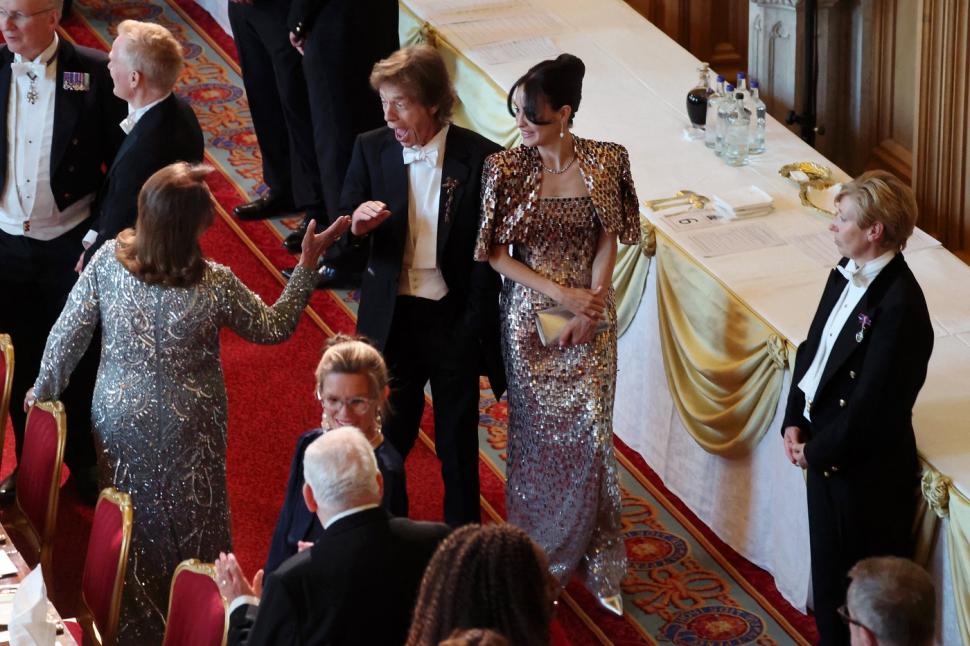 Plimbare cu trăsura, sărutări de mâini, banchet cu ținute strălucitoare. Cum a fost prima zi de vizită a lui Macron în Marea Britanie 987738