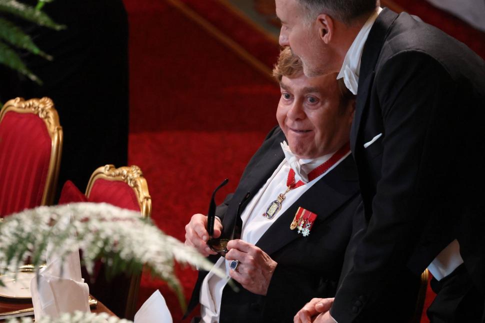 Plimbare cu trăsura, sărutări de mâini, banchet cu ținute strălucitoare. Cum a fost prima zi de vizită a lui Macron în Marea Britanie 987744