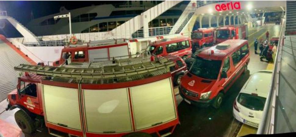 Incendiu în Thassos. Flăcările au ajuns până la drum. Au fost trimiși pompieri din Kavala, pene de curent pe insulă 987970