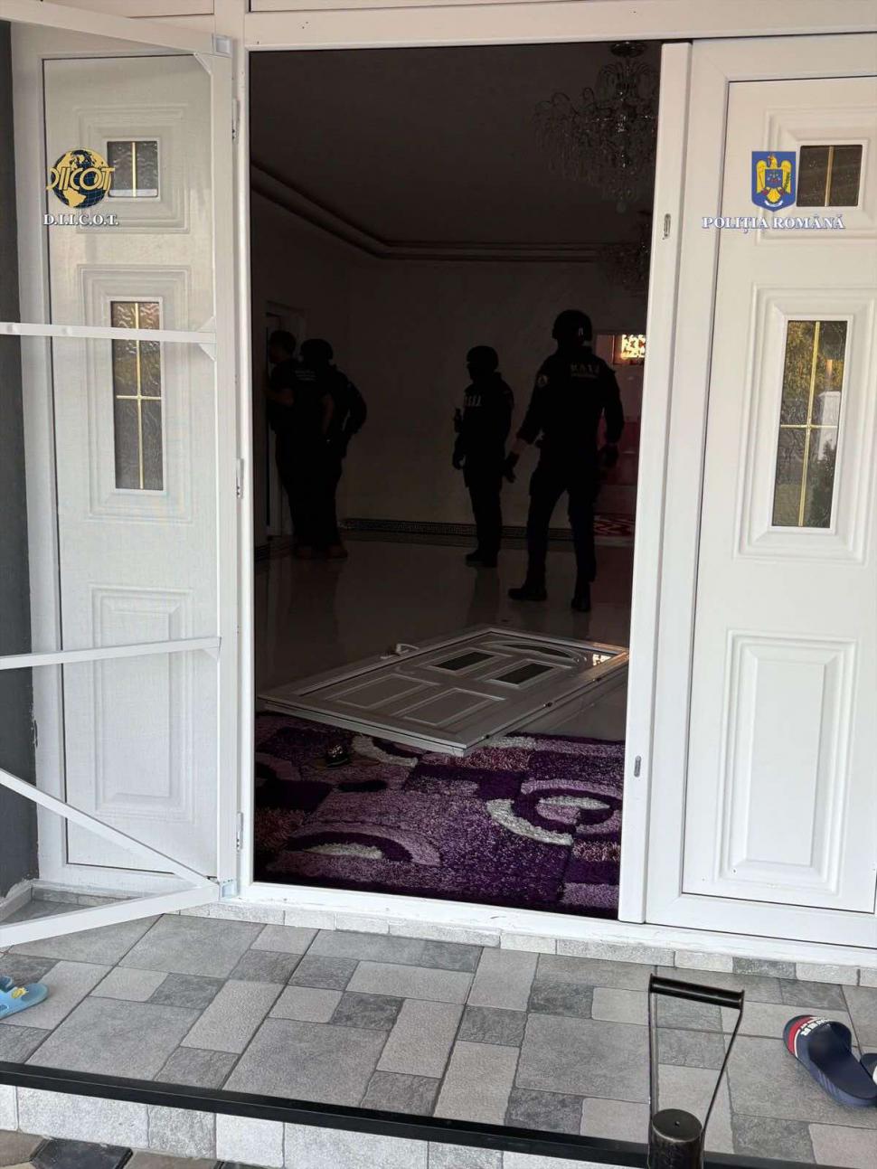 Mascaţii au intrat peste cămătari, în „palatele” din Slobozia și Bărbulești. Mașini de lux cumpărate din banii din camătă 988085