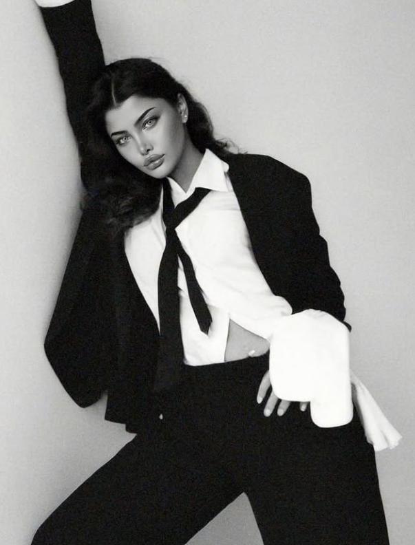 O dansatoare din buric a fost arestată în Egipt pentru că are postări prea „provocatoare” pe Instagram 988160