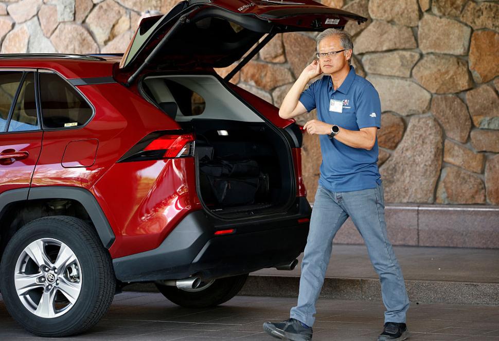 „Tabăra de vară a miliardarilor”: Altman, Cook, Pichai și alți titani tech stau față în față. Apariția-surpriză este Ivanka Trump 988022