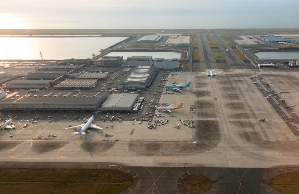 Aeroportul internațional care nu a pierdut niciodată bagaje, considerat „o minune a ingineriei”, se scufundă în ocean 988866