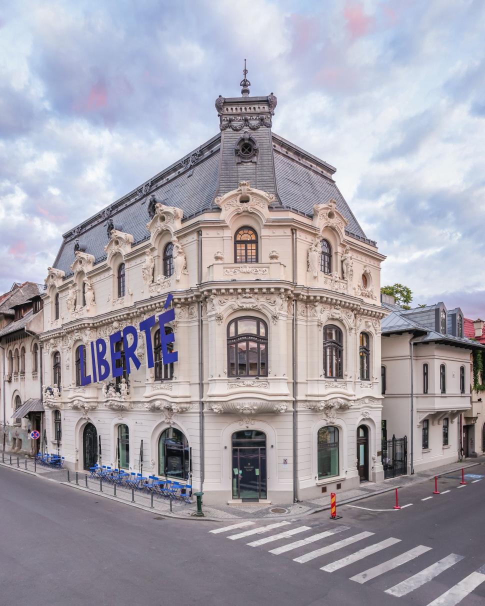 Casa Mița Biciclista e din nou Instagramabilă. Cum e decorată fațada, cu ocazia Zilei Naționale a Franței 988570