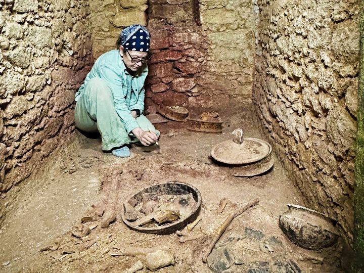 Descoperire arheologică valoroasă: Mormântul primului rege al unui oraș Maya, plin cu artefacte antice, a fost găsit în Belize 988535