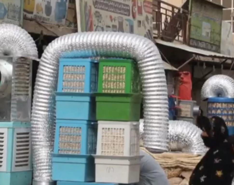 Imagini hilare cu taxiurile cu burlane din Afganistan. Șoferii improvizează aer condiționat: "E mai bun decât cel din fabrică" 988970