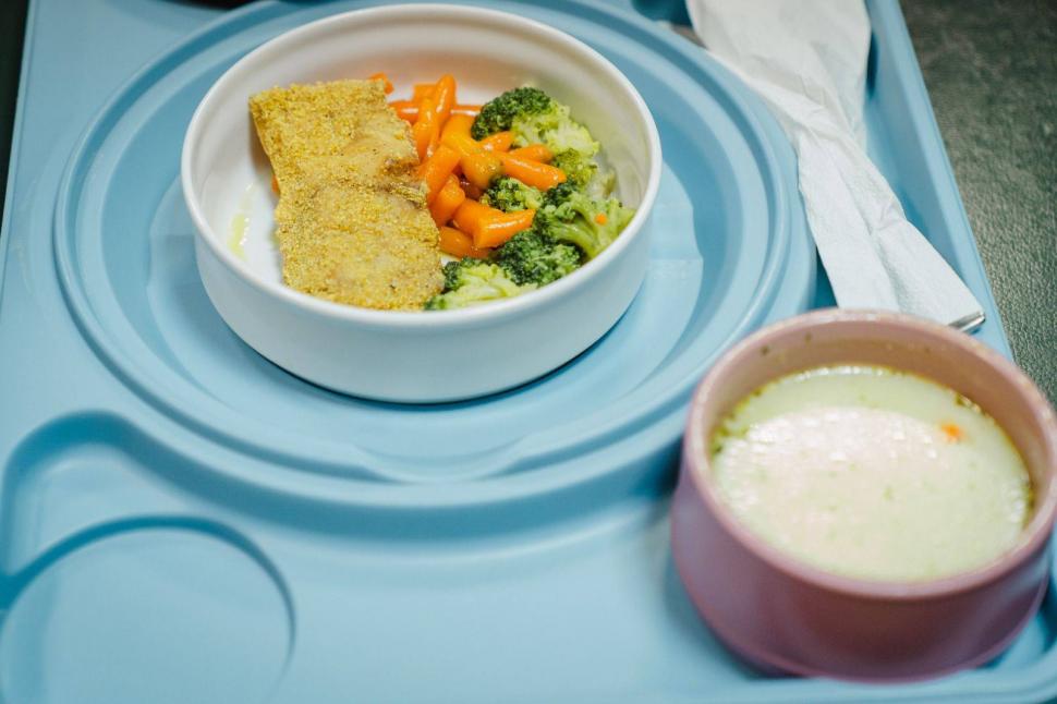 Ministrul Sănătății merge deja în spitale și gustă mâncarea pentru pacienți, la masă cu managerii unităților sanitare: „M-am convins” 988708