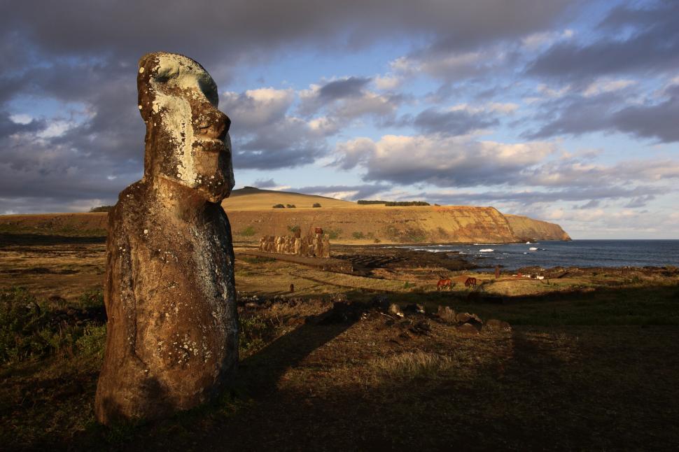 Un nou studiu răstoarnă unul din cele mai mari mituri despre Insula Paștelui: „Aceste spații sunt marcate de o piatră verticală” 988336