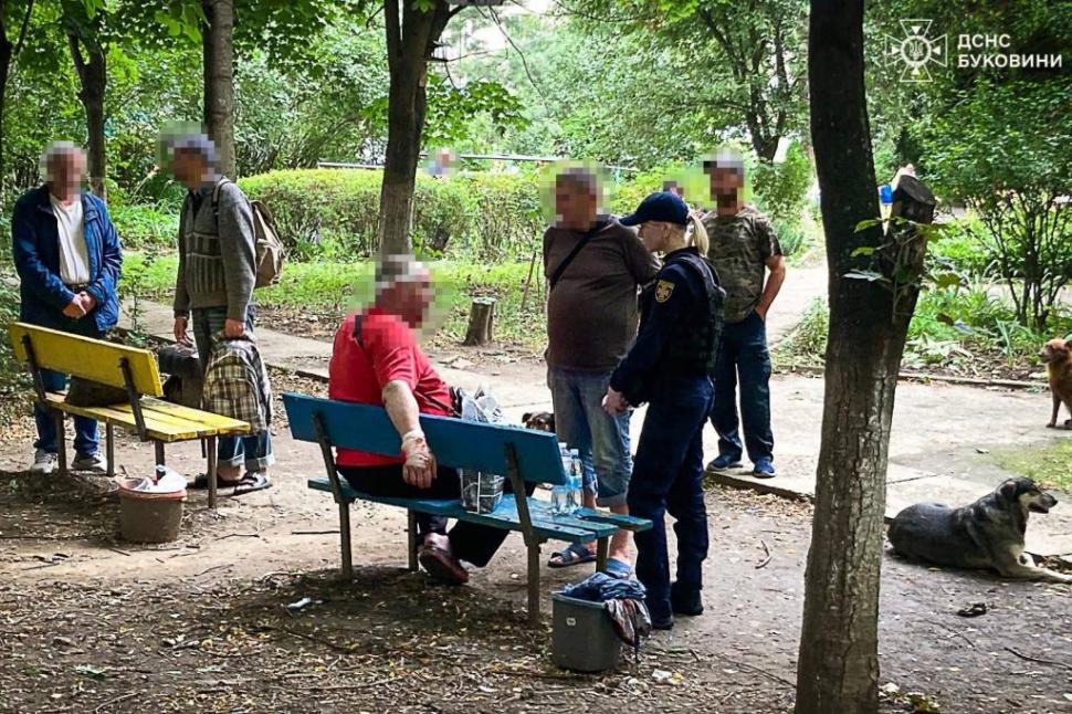 Rusia a atacat cu drone și rachete orașul Cernăuți, la 40km de România: Sunt doi morți și 14 răniți 989004