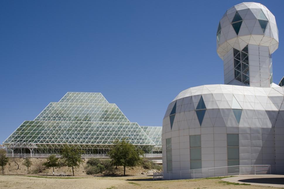 8 oameni s-au izolat total de lume timp de doi ani. Cum a transformat experimentul Biosphere 2 modul în care înțelegem viața pe Pământ 987986