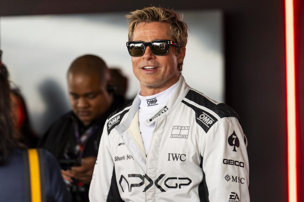 Este reală echipa APX GP din filmul Formula 1 cu Brad Pitt? Sponsorii s-au bătut pentru un loc pe echipamente și monopost 988846