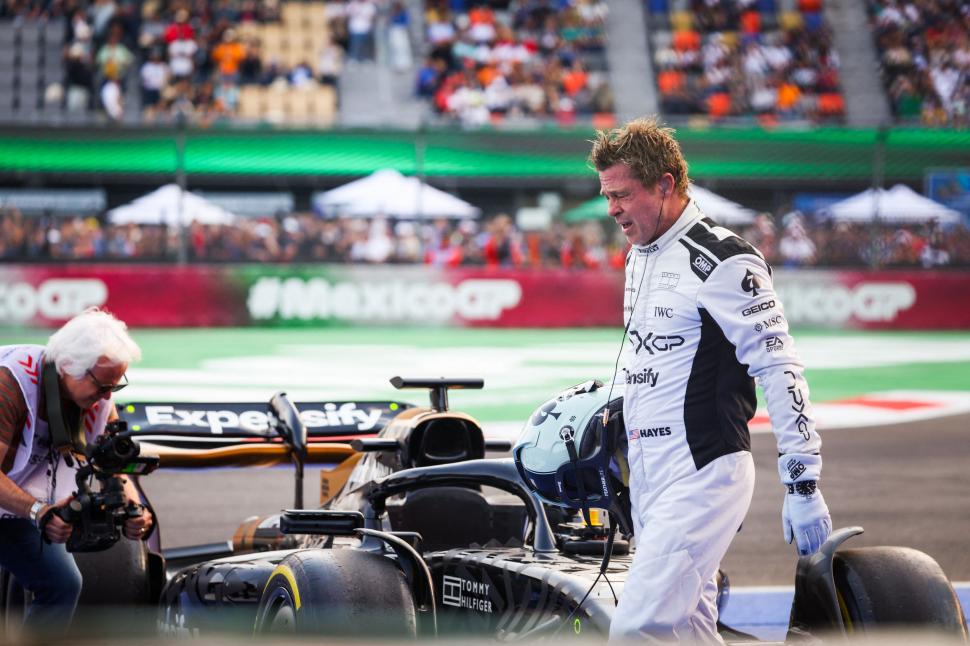 Este reală echipa APX GP din filmul Formula 1 cu Brad Pitt? Sponsorii s-au bătut pentru un loc pe echipamente și monopost 988849