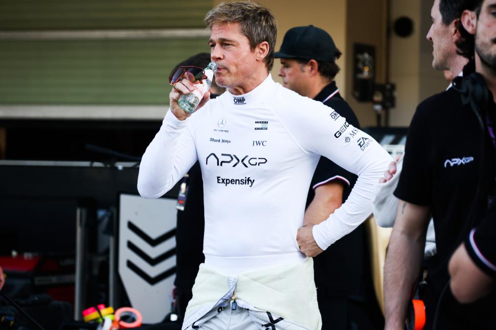 Este reală echipa APX GP din filmul Formula 1 cu Brad Pitt? Sponsorii s-au bătut pentru un loc pe echipamente și monopost 988851