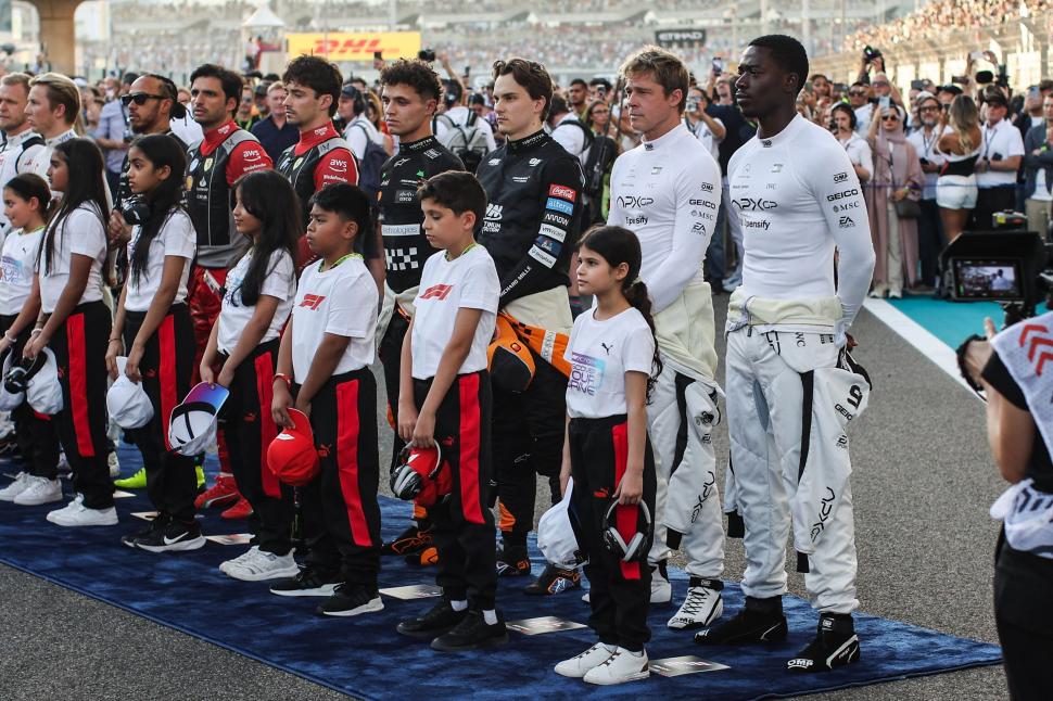 Este reală echipa APX GP din filmul Formula 1 cu Brad Pitt? Sponsorii s-au bătut pentru un loc pe echipamente și monopost 988852