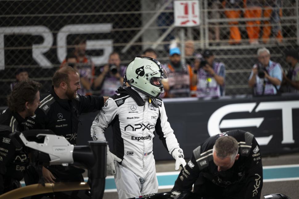 Este reală echipa APX GP din filmul Formula 1 cu Brad Pitt? Sponsorii s-au bătut pentru un loc pe echipamente și monopost 988853