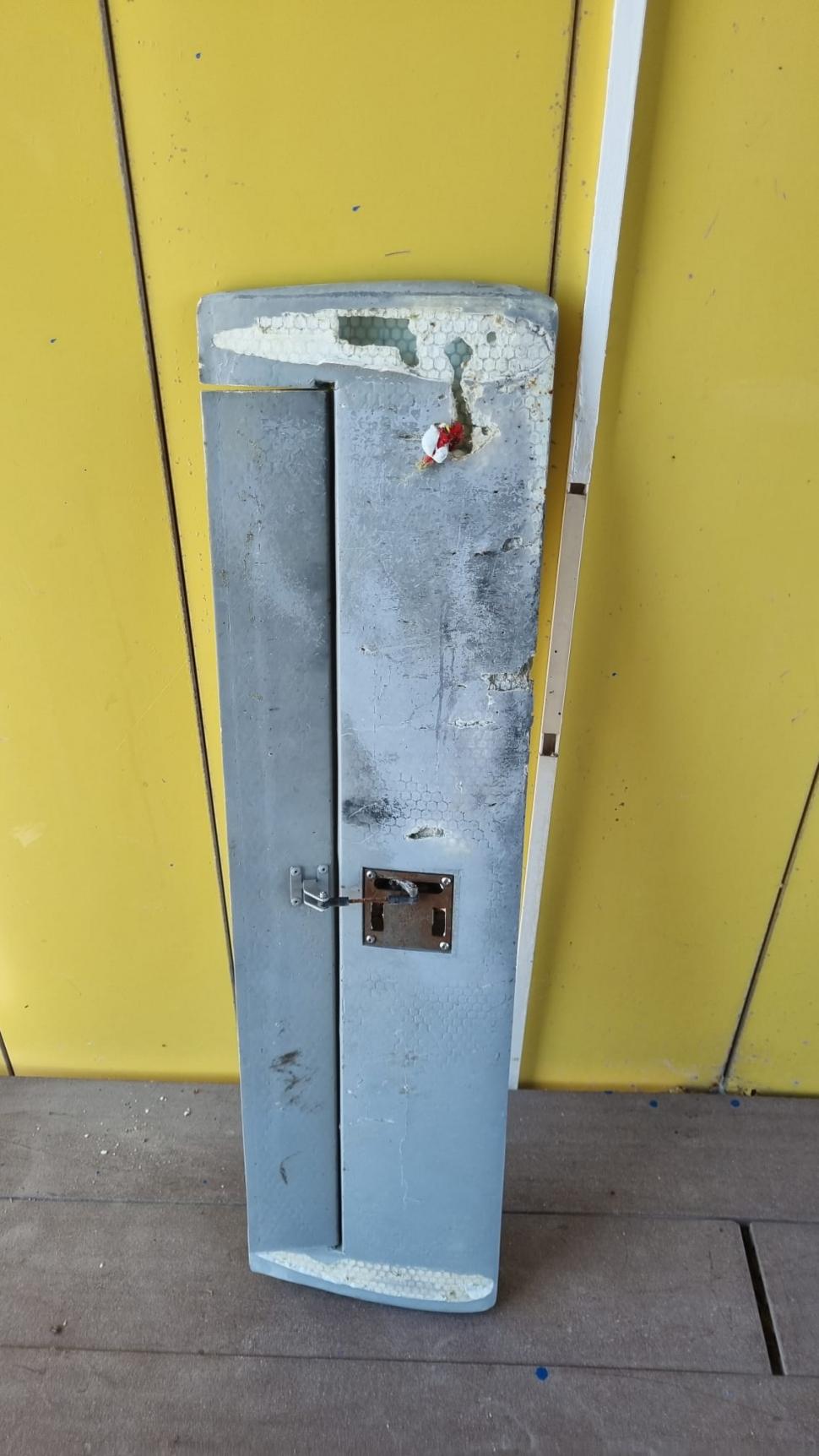 O aripă de dronă a fost găsită pe plaja din Eforie Sud. Intervine Brigada Antitero 989014