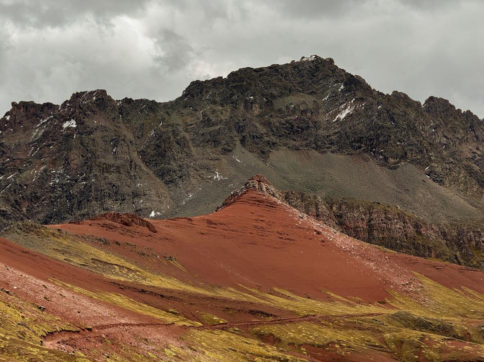 14.000 de kilometri spre sine. Povestea lui Denis, fotograful care a plecat cu bicicleta în lume după ce și-a pierdut mama și iubita 988717