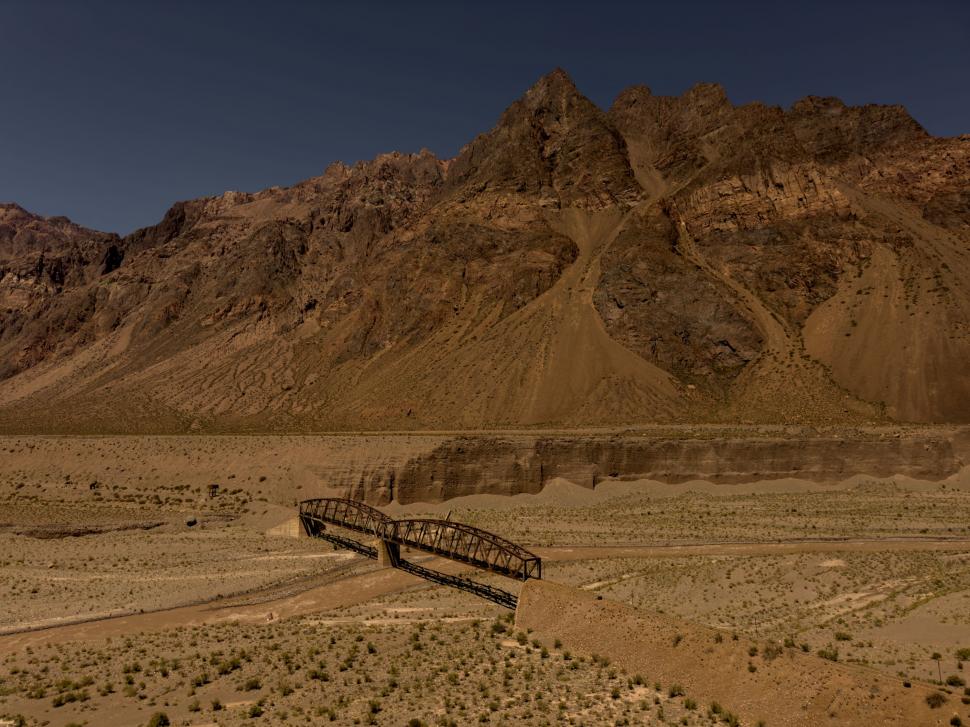 14.000 de kilometri spre sine. Povestea lui Denis, fotograful care a plecat cu bicicleta în lume după ce și-a pierdut mama și iubita 988718