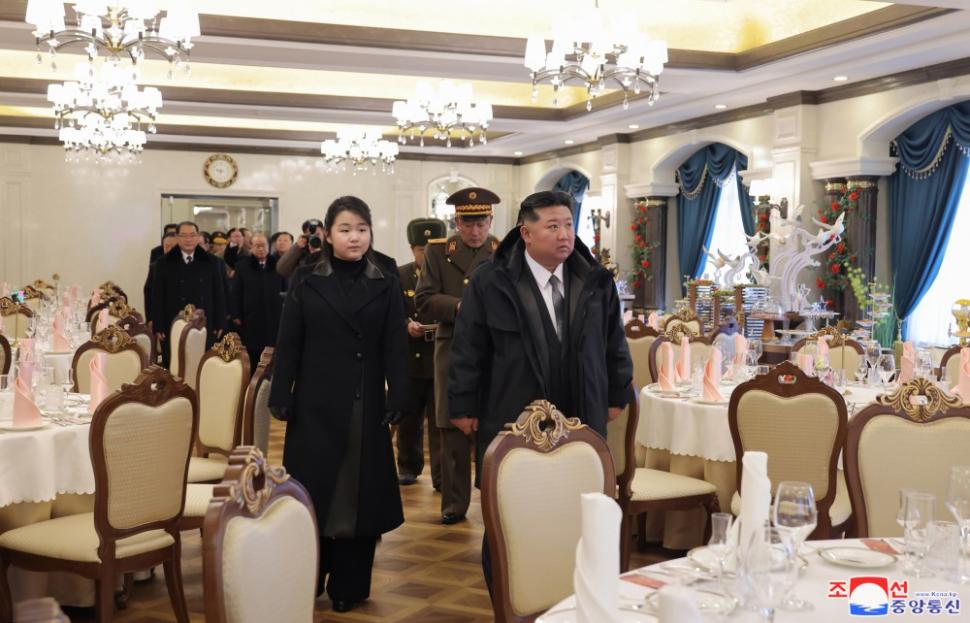 Au sosit primii turiști străini în stațiunea de lux inaugurată de Kim Jong Un: 12 ruși au plătit 1.800 de dolari pentru 7 zile 989141