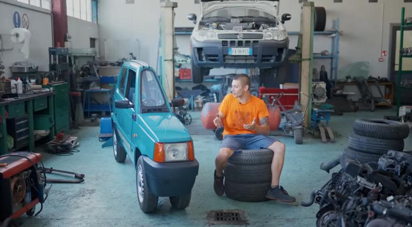 Cea mai îngustă mașină din lume are doar 50 de centimetri lățime. A fost construită de un mecanic auto din Italia 989216