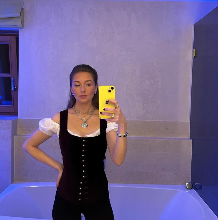 Blestemul numelui. O studentă cu nume neobișnuit a recunoscut până la urmă că stră-străbunicul ei a fost „Zeul Războiului” 989498