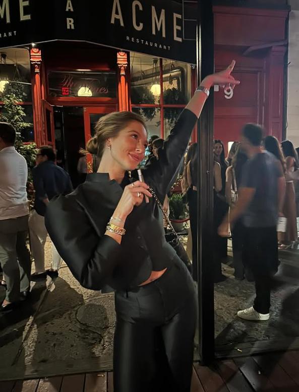 Blestemul numelui. O studentă cu nume neobișnuit a recunoscut până la urmă că stră-străbunicul ei a fost „Zeul Războiului” 989503